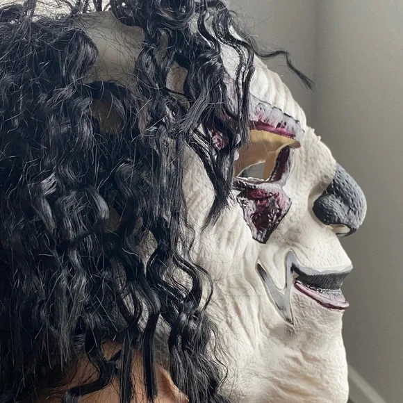 Spirit Freakshow Clown Costume - Black, White, and Red - Picture 4 of 11